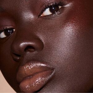 🆕Fenty gloss bomb Cream shade Honey Waffles